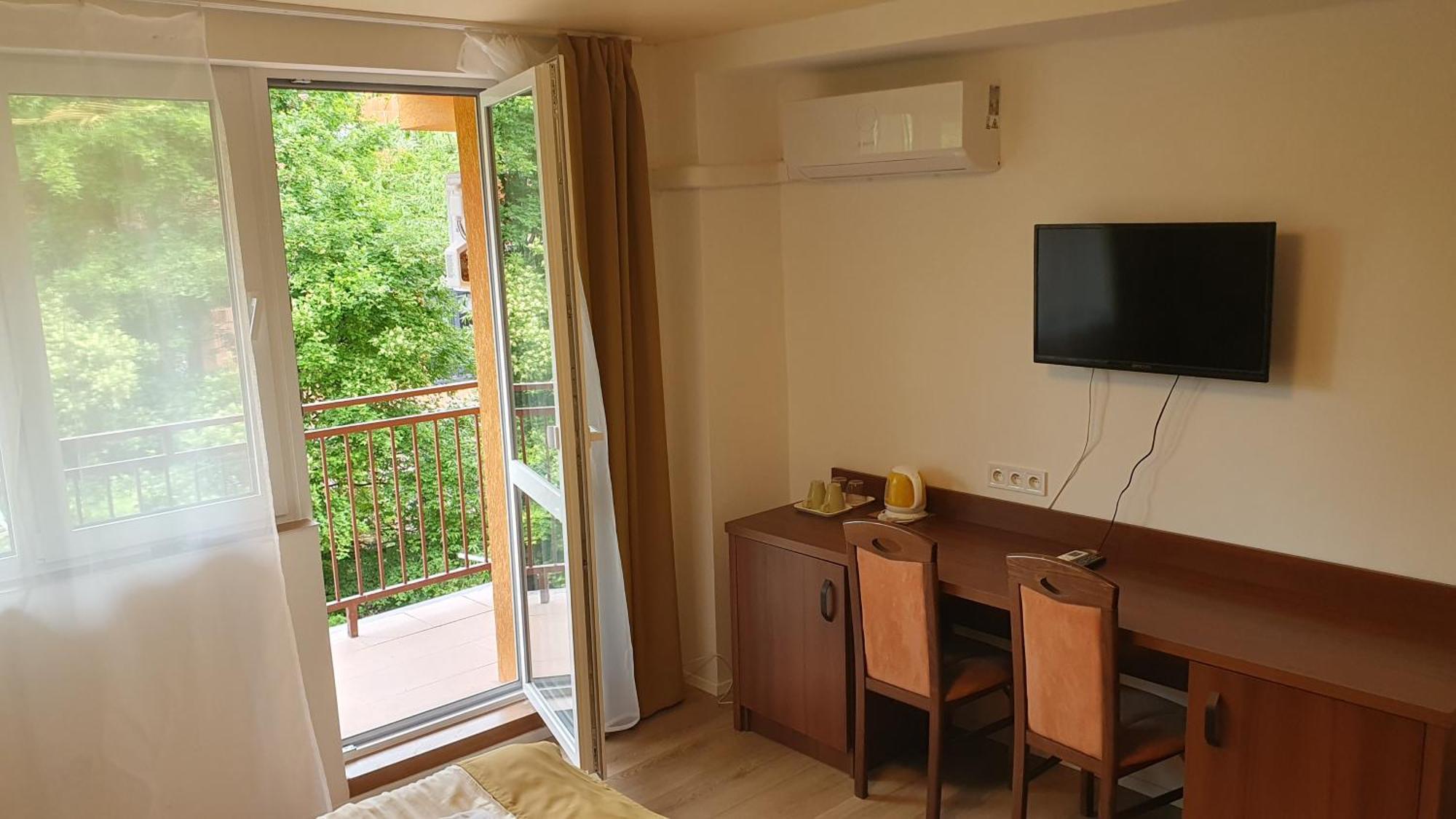 Hotel Felicia Калужа Экстерьер фото