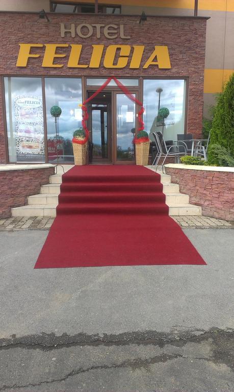 Hotel Felicia Калужа Экстерьер фото