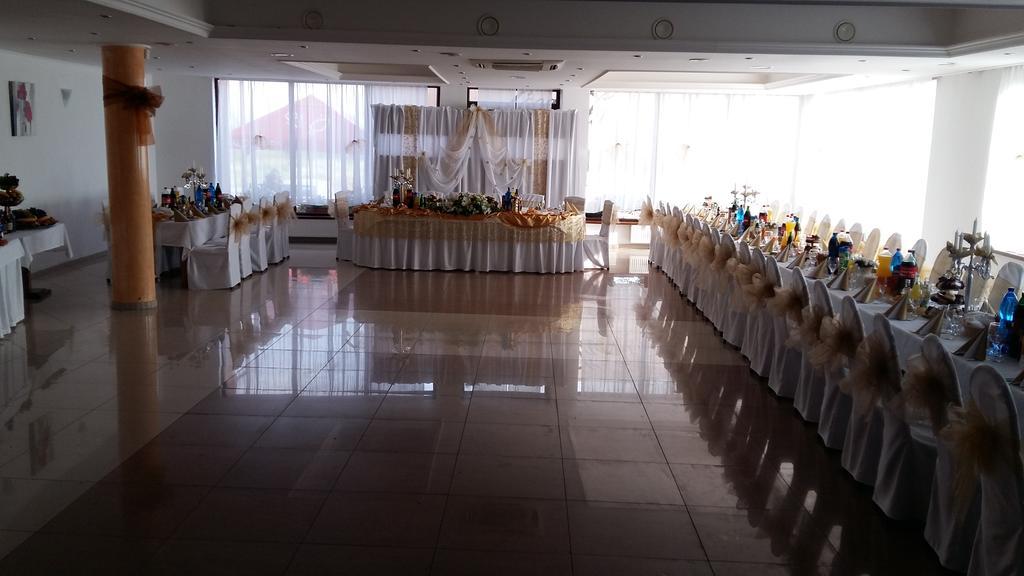 Hotel Felicia Калужа Экстерьер фото